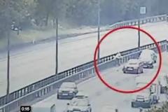 Βίντεο που σοκάρει: Δίδυμες αδερφές 