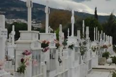ΣΟΚ:  Έθαψε τη μάνα του σε ξένο μνήμα