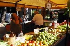 ΒΕΡΟΙΑ: Μικροπωλητές κυνήγησαν πολιτευτή του ΛΑ.Ο.Σ.
