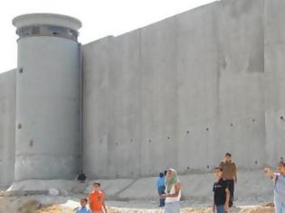 Φωτογραφία για Το Ισραήλ ανεγείρει τείχος στα σύνορα με το Λίβανο