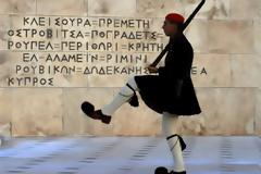 Οι εποχές απαιτούν… Άντρες! Αλλά πού… κρύβονται;