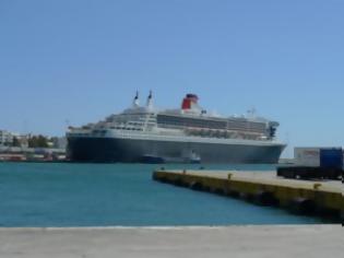 Φωτογραφία για Στον Πειραιά τα πλοία “Queen Elisabeth” και “Queen Mary”