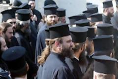 Προς κατάργηση η κρατική μισθοδοσία των ιερέων με τα μέτρα του Ιουνίου...!!!