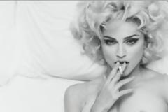 Η γυμνή φωτογραφία της Madonna αναμένεται να ... χρυσοπληρωθεί!