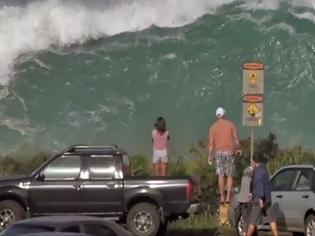 Φωτογραφία για Κύματα δώδεκα μέτρων προκάλεσαν δέος στη Χαβάη ~ Video