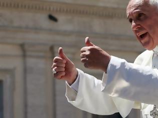 Φωτογραφία για Πάπας: «Σκίζει» και στο διαδίκτυο!