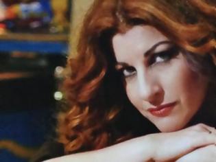 Φωτογραφία για Η κόρη του Μανώλη Ρασούλη: Ζήτησα να απομακρύνουν το στεφάνι του Γιώργου Νταλάρα από την κηδεία του πατέρα μου