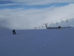 Φωτογραφία για Γέμισε το βουνό με χιόνι και το ski συνεχίζεται... στον Παρνασσό!
