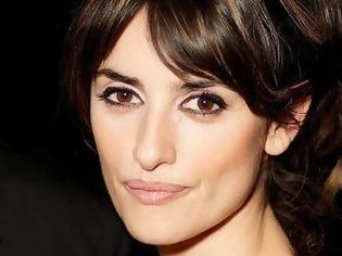 Φωτογραφία για Η Penelope Cruz συμπαραστέκεται στους κατοίκους της Κεφαλονιάς λέγοντας.....