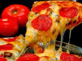 Φωτογραφία για Πώς να κάνετε την αγαπημένη σας πίτσα πιο... υγιεινή!