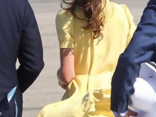 Φωτογραφία για Τέλος τα μίνι φορέματα για την Kate Middleton!
