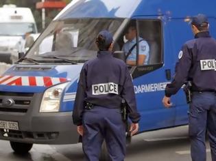 Φωτογραφία για Σοκ στη Γαλλία. Ανήλικοι ανέβασαν βίντεο στο facebook στο οποίο φαίνονται να βιαιοπραγούν σε άνθρωπο με νοητική καθυστέρηση