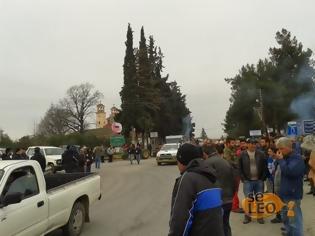 Φωτογραφία για Επί ποδός οι αγρότες στον κόμβο της Κουλούρας