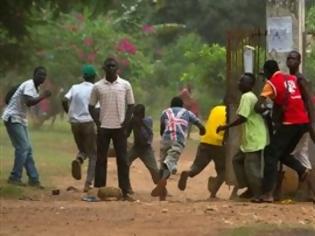 Φωτογραφία για Φυγή χιλιάδων Κεντροαφρικανών προς το Καμερούν