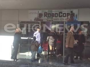 Φωτογραφία για Χαλκίδα: Και όμως σήμερα το πρωί, ο κόσμος δάκρυσε και... χαμογέλασε!