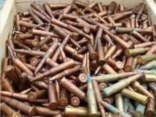 Φωτογραφία για 1.300 στρατιωτικές σφαίρες βρέθηκαν σε νταμάρι του Υμηττού