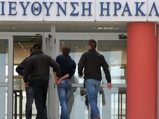 Φωτογραφία για Μια κούτα με έγγραφα καίει τη μαφία της Κρήτης