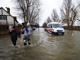 Φωτογραφία για Βρετανία: Στο έλεος των πλημμυρών και των ανέμων οι νοτιοδυτικές περιοχές