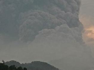 Φωτογραφία για Δύο νεκροί από τη μανία του ηφαιστείου στην Ινδονησία