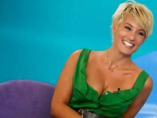 Φωτογραφία για Το μπoύστο της Ελεονώρας τρέλανε τους τηλεθεατές [photo]