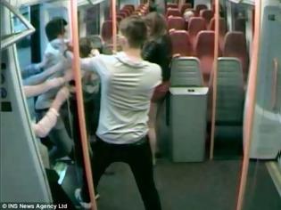 Φωτογραφία για Η στιγμή που νεαρός βρίσκει φρικτό θάνατο σε σταθμό τρένων [photos]