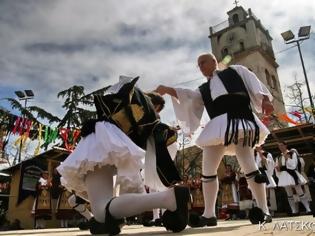 Φωτογραφία για Πυρετώδεις προετοιμασίες για την Κοζανίτικη Αποκριά 2014!