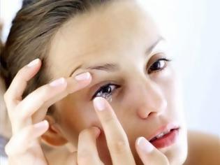 Φωτογραφία για Beauty tips για όσες φοράνε φακούς επαφής – Τι να προσέχετε