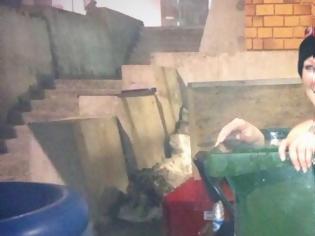 Φωτογραφία για Αλήθεια ή προπαγάνδα; Αθλήτρια στο Σότσι κάνει μπάνιο σε σκουπιδοτενεκέ [εικόνα]