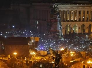 Φωτογραφία για Τίποτε δεν τελείωσε στην Ουκρανία! Οι διαδηλωτές απειλούν να ορμήξουν με όπλα και ζητούν να φύγει ο Γιανουκόβιτς - Θρήνος με τα φέρετρα στην πλατεία