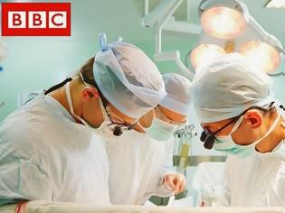 Φωτογραφία για Ασθενείς παρακολουθούν ταινίες κατά τη διάρκεια χειρουργικής επέμβασης [video]