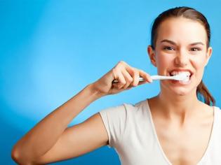 Φωτογραφία για Κίνδυνοι για όσους δεν πλένουν τα δόντια τους