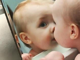 Φωτογραφία για Απολαυστικό βίντεο μωρών, που ανακαλύπτουν τον κόσμο!