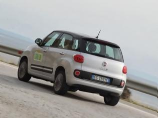 Φωτογραφία για Δοκιμάζουμε το Fiat 500L που «καίει» φυσικό αέριο