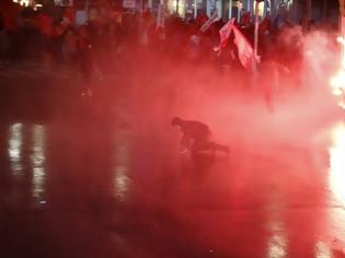 Φωτογραφία για Τουρκία: Νέες συγκρούσεις με αντικυβερνητικούς διαδηλωτές