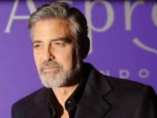 Φωτογραφία για Παπάς έγινε ο Clooney για χάρη των Bradgelina