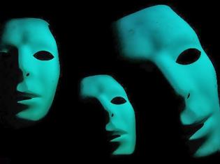 Φωτογραφία για Ψεύτικες αληθινές μάσκες