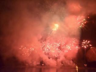 Φωτογραφία για Έκαψαν τον Βασιλιά Καρνάβαλο που είχε τη μορφή της Μέρκελ στη Πάτρα [Video[s