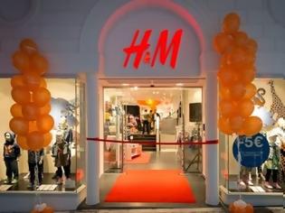 Φωτογραφία για Πάτρα: Άνοιξε το παιδικό κατάστημα της H&M στην Αγίου Νικολάου
