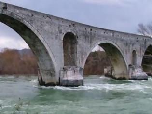 Φωτογραφία για Πρώτα χτίσανε τις γέφυρες, τώρα έφτιαξαν και το «ποτάμι»