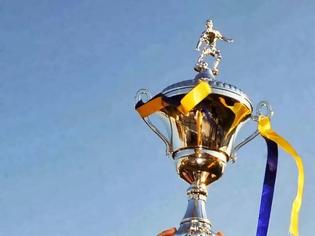 Φωτογραφία για Η Αναγέννηση Πατρών σήκωσε το Κύπελλο Ερασιτεχνών στη γιορτή του Τοπικού Ποδοσφαίρου