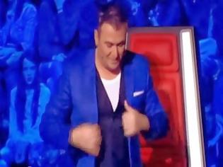 Φωτογραφία για «The Voice»: Παραλίγο να αποχωρήσει ο Ρέμος από το Battle! Δείτε γιατί! [video]