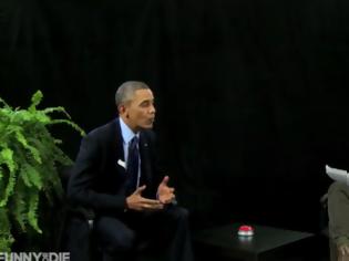 Φωτογραφία για Η πιο περίεργη συνέντευξη: Ο Γαλυφιανάκης κάλεσε τον Ομπάμα και τον είπε «σπασίκλα» [βίντεο]