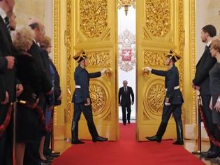 Φωτογραφία για Spiegel: «Το αυτοκρατορικό χάος της Ρωσίας»