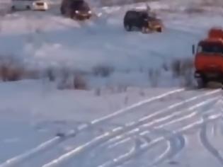 Φωτογραφία για Κάνοντας σκι στα χιόνια με ένα φορτηγό! Δείτε το απίστευτο βίντεο!