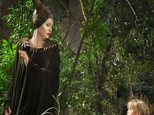 Φωτογραφία για Δείτε για πρώτη φορά την Angelina Jolie και την κόρη της Vivienne να παίζουν σε ταινία