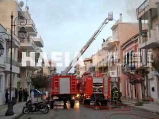 Φωτογραφία για Πύργος: Μεγάλη πυρκαγιά κατέστρεψε νεοκλασσικό στο κέντρο της πόλης