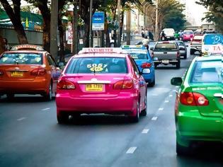 Φωτογραφία για Ταξί ροζ, πορτοκαλί, μοβ, πράσινα, κίτρινα... [photos]