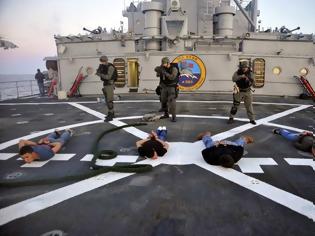 Φωτογραφία για Οι ειδικές δυνάμεις του αμερικανικού Πολεμικού Ναυτικού κατέλαβαν δεξαμενόπλοιο