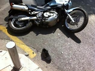 Φωτογραφία για Πάτρα: Μηχανή συγκρούσθηκε με αυτοκίνητο στην Ακρωτηρίου - Τραυματίστηκε ο δικυκλιστής