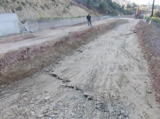 Φωτογραφία για Εργασίες προσωρινής αποκατάστασης της βατότητας της εθνικής οδού στην Καλλιθέα μέχρι να ολοκληρωθεί το φαινόμενο της κατολίσθησης
